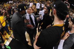 兰博竞技-蒂姆重要时刻大比分获胜，塞尔维亚队带队取胜！引发球迷热议(塞尔维亚队足球)